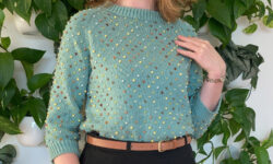 Strikket turkis perlesweater
