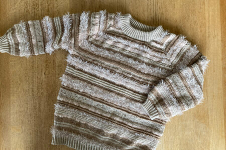Strikket stribet restesweater
