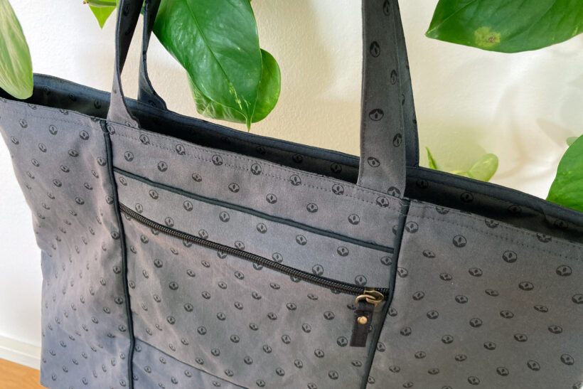 Grå mulepose med lynlås