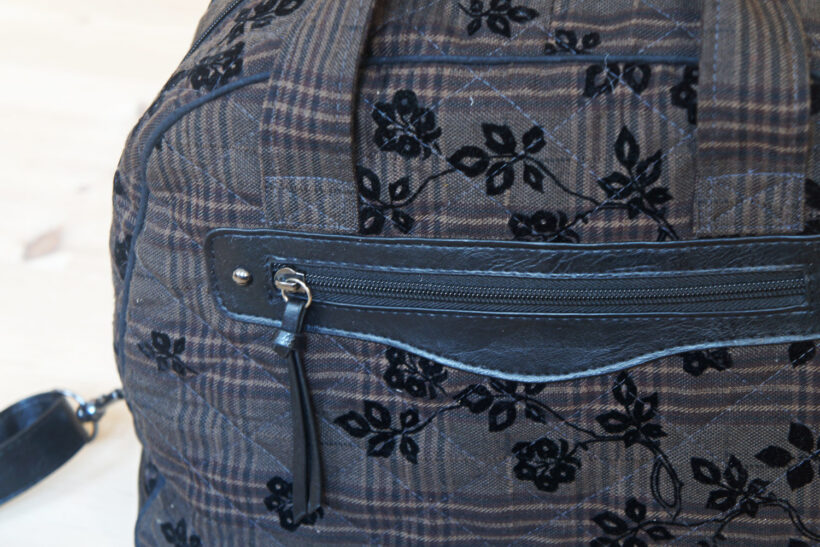 Weekendtaske - brun quiltet med læderdetaljer