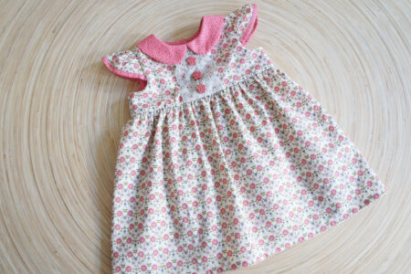 Lyserød blomstret baby kjole