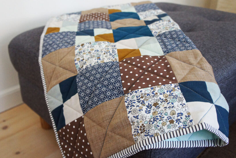 Patchwork-taeppe-i-blaa