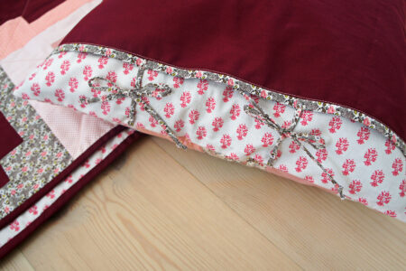 StyleDesignCreate: Pink blomstret patchwork babytæppe