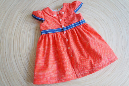 Rød button down skjorte kjole til baby